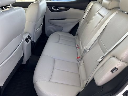 Used 2022 Nissan Rogue Sport SL w/ Premium Package image 30