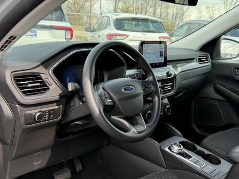 Used 2025 Ford Escape Active AWD/4WD image 12