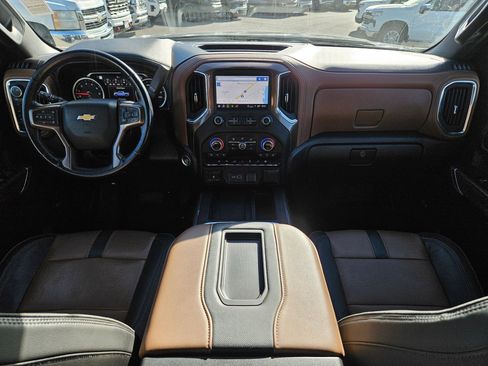 Used 2022 Chevrolet Silverado 1500 High Country w/ Technology Package image 29