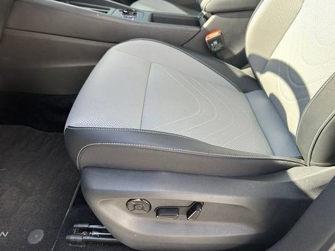 Used 2025 Volkswagen Tiguan SE R-Line AWD/4WD image 14