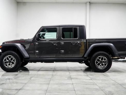 Used 2024 Jeep Gladiator Rubicon w/ Technology Group AWD/4WD image 14