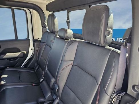 Used 2023 Jeep Gladiator Rubicon w/ Cold Weather Group AWD/4WD image 34