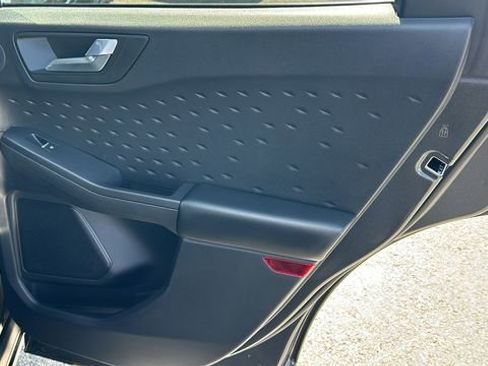 Certified 2020 Ford Escape Titanium AWD/4WD image 12