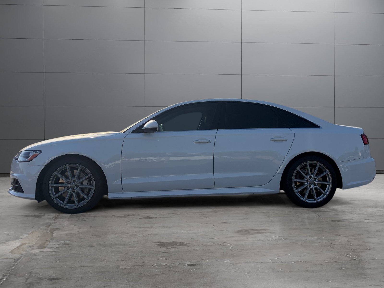 Used 2018 Audi A6 2.0T Premium w/ 19" Sport Package FWD image 2