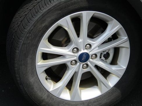 Certified 2019 Ford Escape SE AWD/4WD image 5