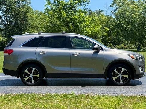 Used 2016 Kia Sorento EX FWD image 4