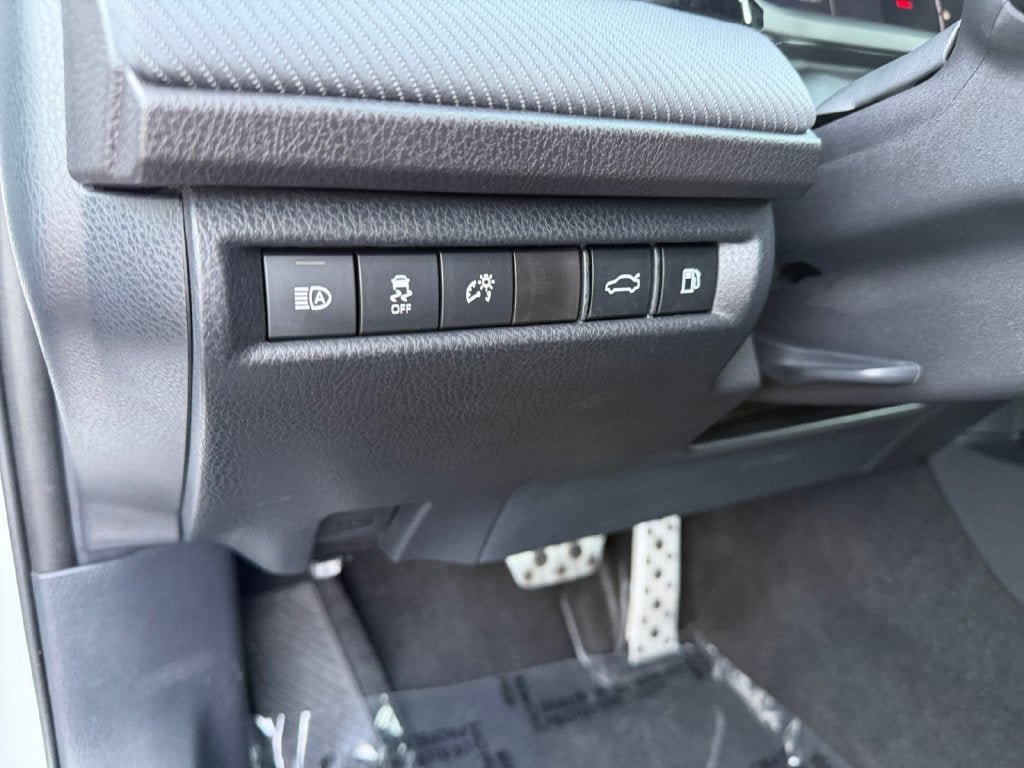 Used 2026 Toyota Camry SE FWD image 19