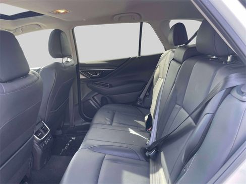Used 2022 Subaru Outback Limited image 12