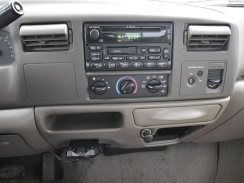 Used 2000 Ford F250 Lariat image 12
