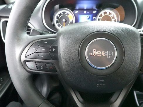Used 2022 Jeep Cherokee Trailhawk AWD/4WD image 12