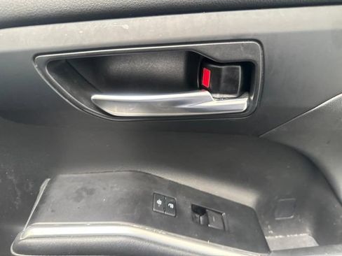 Used 2021 Toyota Highlander XSE FWD image 7
