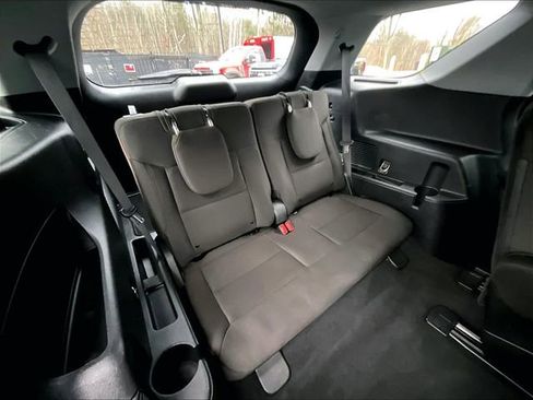 Used 2022 Ford Explorer XLT image 28