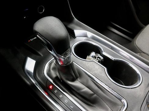 Used 2023 Chevrolet Traverse LT image 32