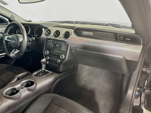 Used 2019 Ford Mustang GT RWD image 32