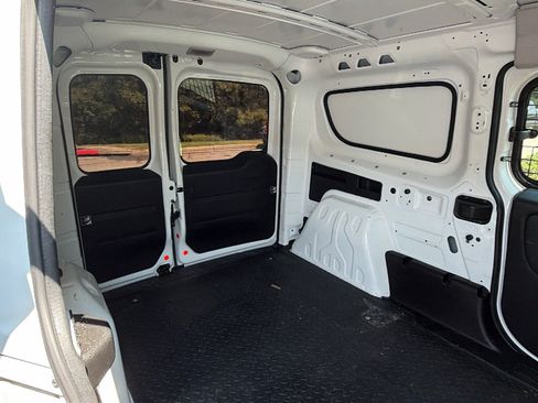 Used 2019 RAM ProMaster City Tradesman SLT FWD image 21