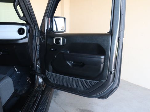 Used 2024 Jeep Gladiator Sport AWD/4WD image 41