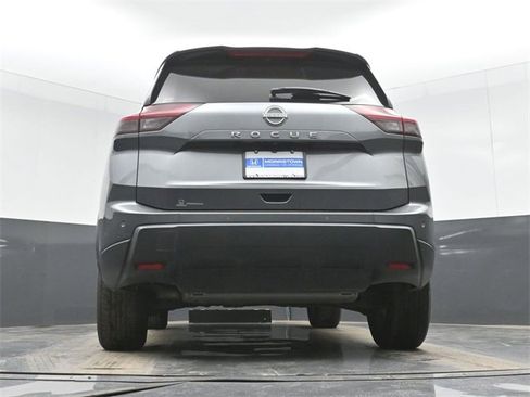 Used 2025 Nissan Rogue SV image 48