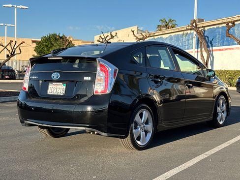 Used 2013 Toyota Prius Four image 12