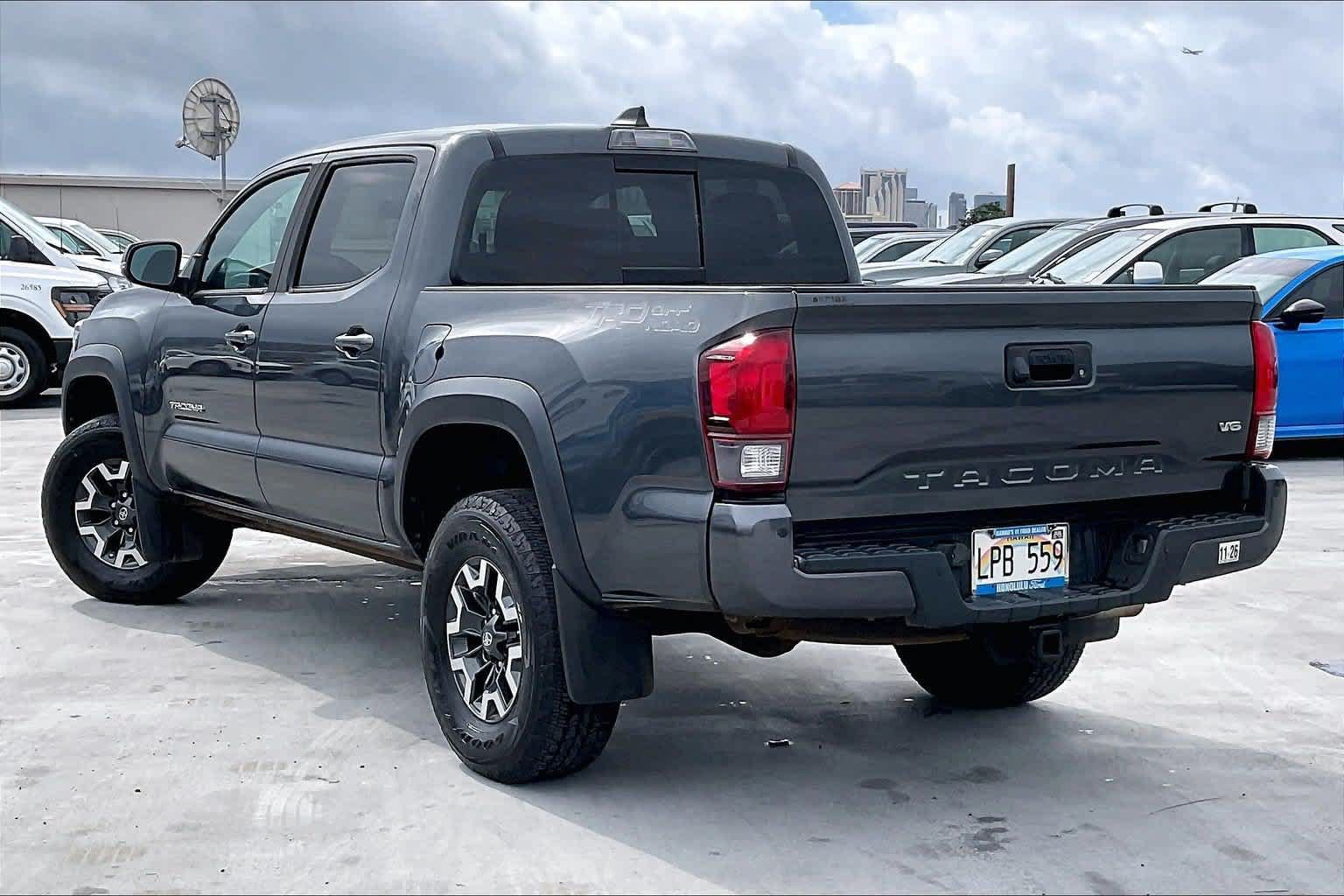 Used 2020 Toyota Tacoma TRD Off-Road w/ Technology Package RWD image 4
