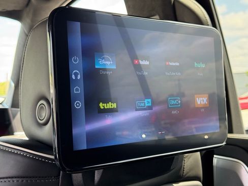 Used 2025 Cadillac Escalade V image 34