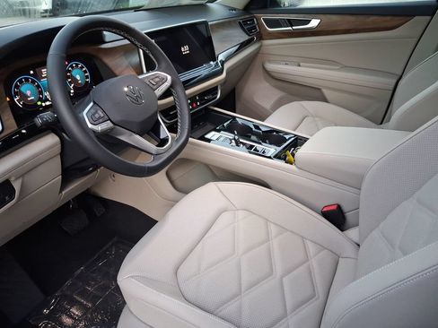 New 2026 Volkswagen Atlas SE FWD image 7