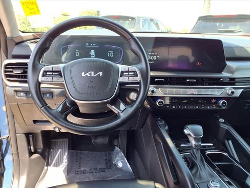 Used 2025 Kia Telluride S FWD image 8