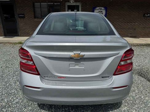 Used 2018 Chevrolet Sonic Premier FWD image 4