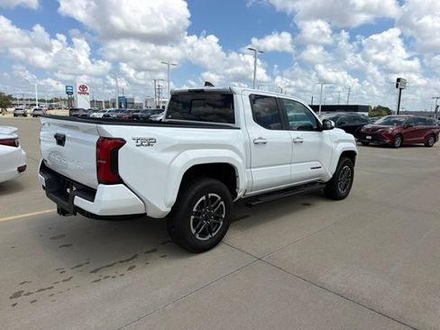 Used 2024 Toyota Tacoma TRD Sport w/ TRD Sport Upgrade Package AWD/4WD image 6