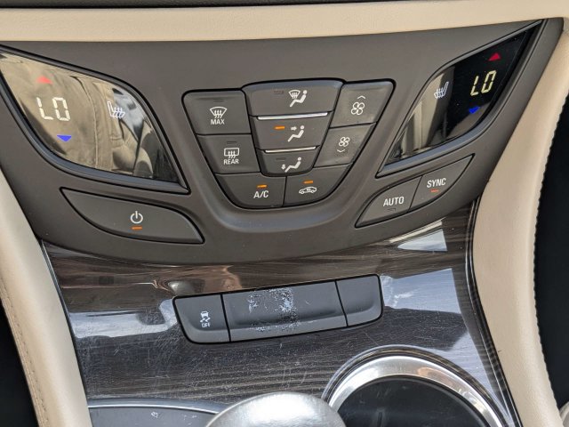 Used 2020 Buick Envision Essence FWD image 23