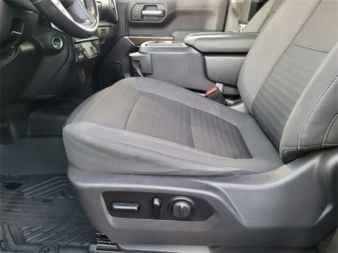 Used 2021 Chevrolet Silverado 1500 RST image 17