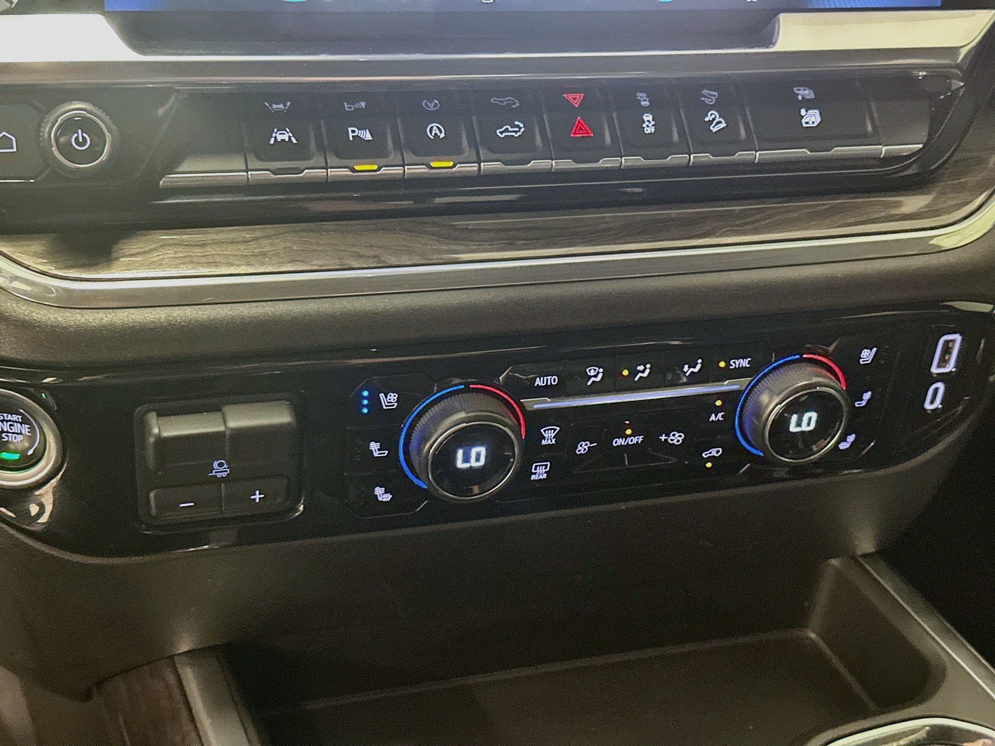 Used 2023 Chevrolet Silverado 1500 LTZ AWD/4WD image 24