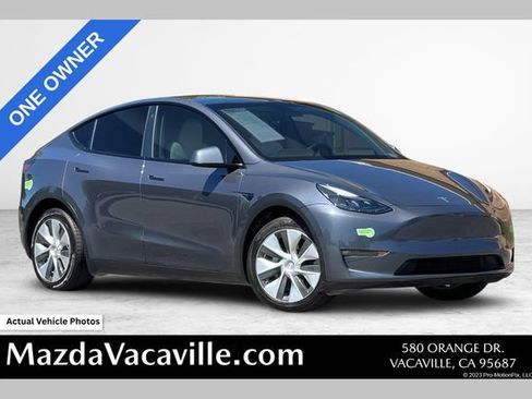 Used 2023 Tesla Model Y Long Range AWD/4WD image 1