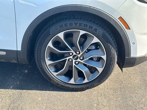 Used 2022 Lincoln Nautilus Reserve w/ Equipment Group 201A image 12