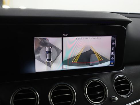 Used 2019 Mercedes-Benz E 300 4MATIC image 21