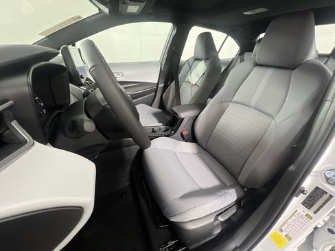 Used 2024 Toyota Corolla SE w/ SE Premium Package FWD image 14