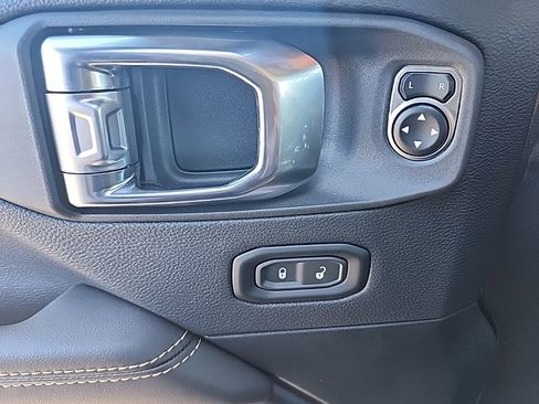 New 2026 Jeep Wrangler Unlimited Sahara AWD/4WD image 24