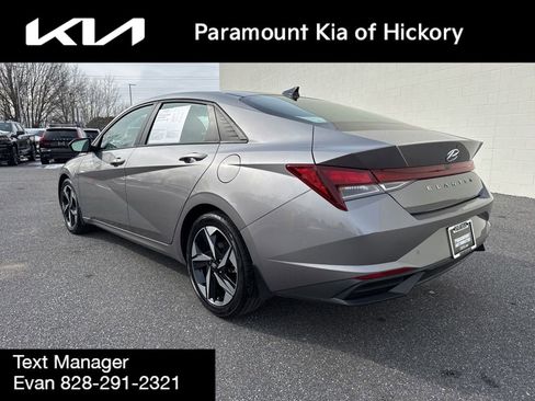 Used 2023 Hyundai Elantra SEL w/ Convenience Package image 5