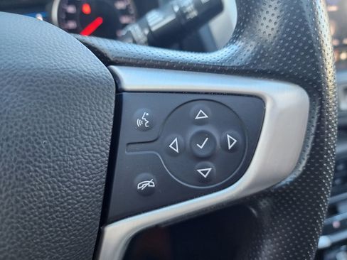 Used 2023 GMC Terrain SLE w/ Driver Convenience Package image 30