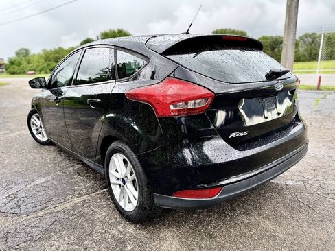 Used 2017 Ford Focus SE FWD image 5