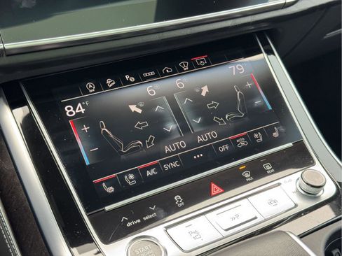 Used 2023 Audi Q8 Prestige w/ Prestige Package image 18