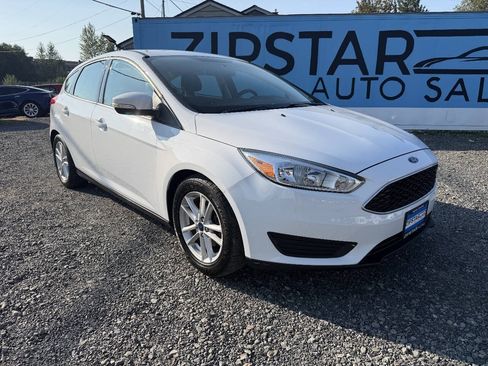 Used 2016 Ford Focus SE FWD image 1