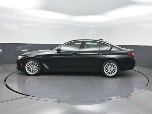 Used 2022 BMW 530i w/ M Sport Package RWD image 3