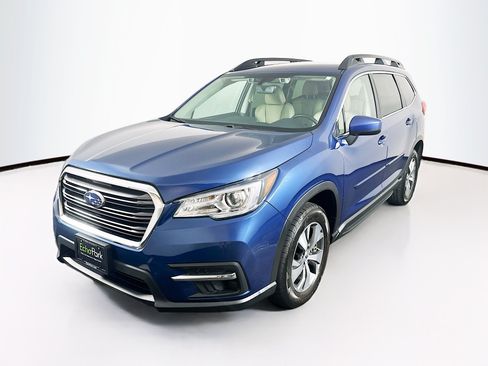 Used 2022 Subaru Ascent Premium w/ Convenience Package AWD/4WD image 3