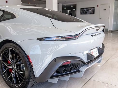 Used 2023 Aston Martin V8 Vantage Coupe image 14