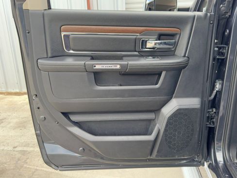 Used 2015 RAM 3500 Laramie image 39