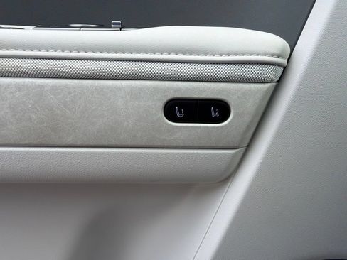 Certified 2025 Hyundai Ioniq 5 Limited AWD/4WD image 18