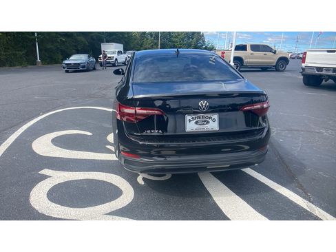 Used 2024 Volkswagen Jetta Sport image 21