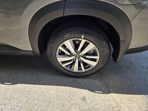 New 2026 Nissan Pathfinder SL w/ SL Premium Package FWD image 9