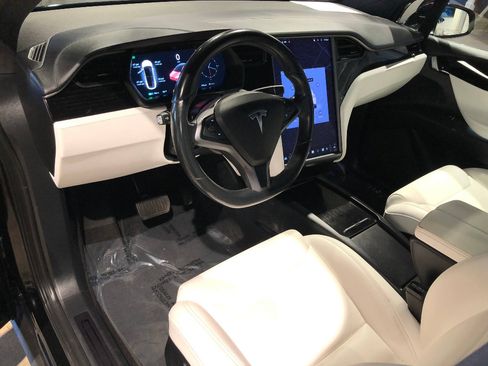 Used 2018 Tesla Model X 100D image 19
