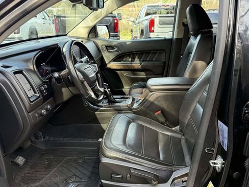Used 2022 GMC Canyon Denali w/ Denali Black Edition Package AWD/4WD image 10